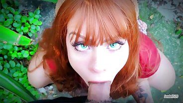 Красивая раскрепощённая рыжая сосёт и принимает заряд в рот