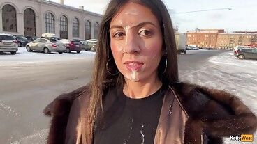 Согласилась гулять с чужой спермой на лице в общественном месте - Камволк