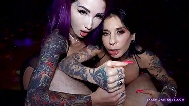 Измена с татуированными сквиртующими стриптизёршами - Joanna Angel, Valerica Steele, Logan Xander