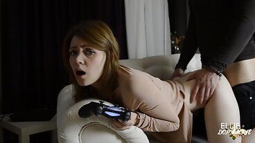 Пожалуйста, дай поиграть в Cyberpunk 2077 — получает огромный камшот