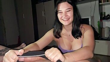 Отсосала на спор на тусовке, всем зашло