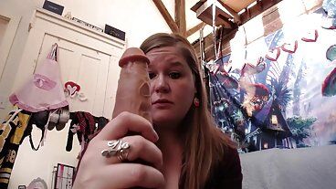 Девственница с большим чёрным членом сосёт и трахается в ролевке