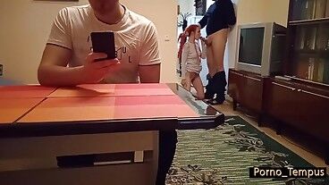 Рискованный секс. Меня трахают рядом с мужем, который ни о чём не подозревает - porno_tempus